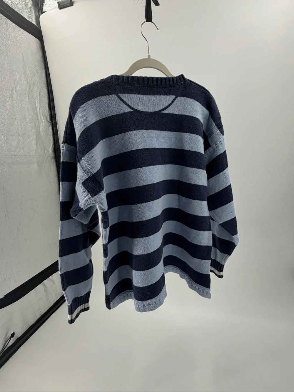 GAP Men's Navy and Light Blue Horizontal Stripe Crewneck Sweater VTG